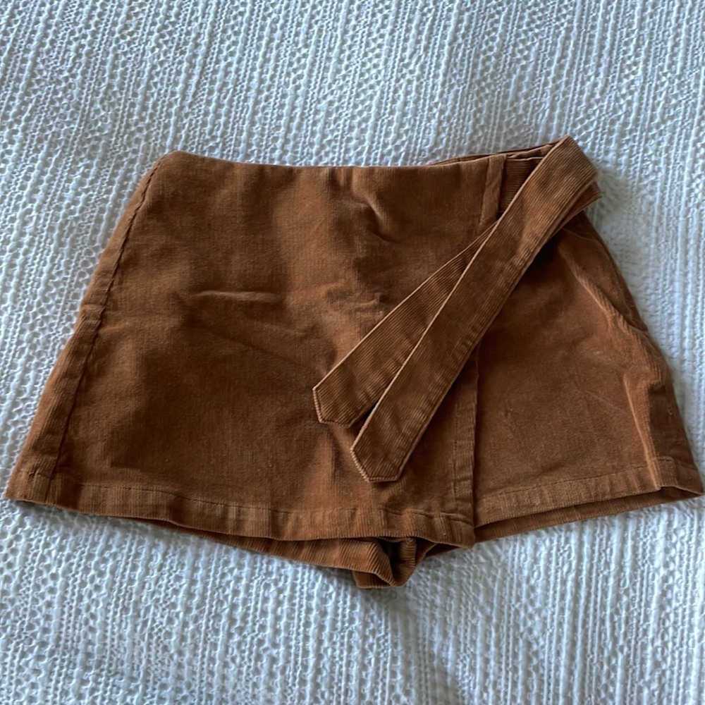 Burnt orange skort.
